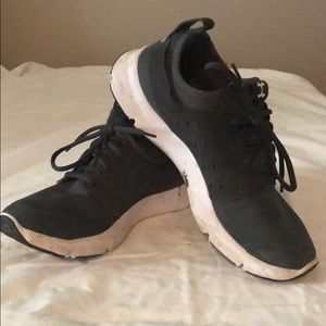 Under Armour Size 9 1/2